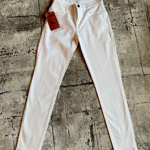 Brian Dales Mid-Rise SKinny White Jeans Size 26. NWT